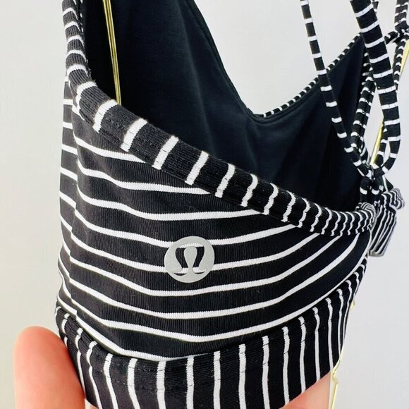 Lululemon deeper breath bra, black/white stripes, Size 10 J139 - Picture 7 of 9